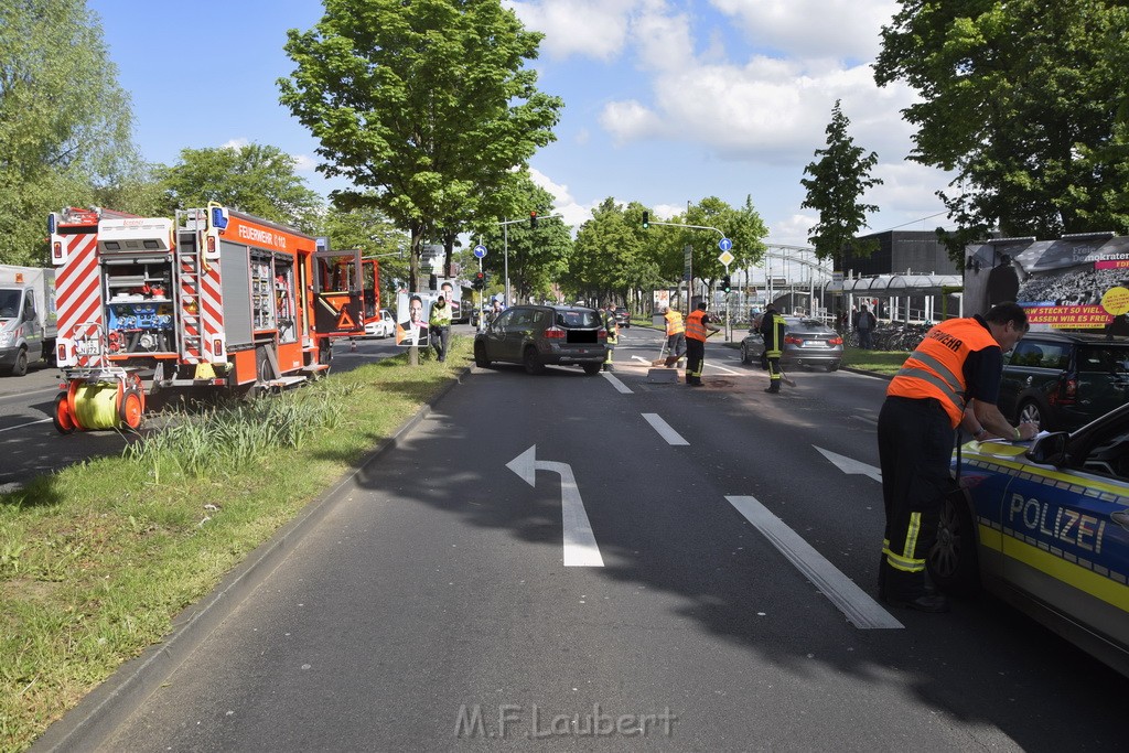 VU Koeln Bayenthal Schoenhauserstr Rheinuferstr P06.JPG - Miklos Laubert